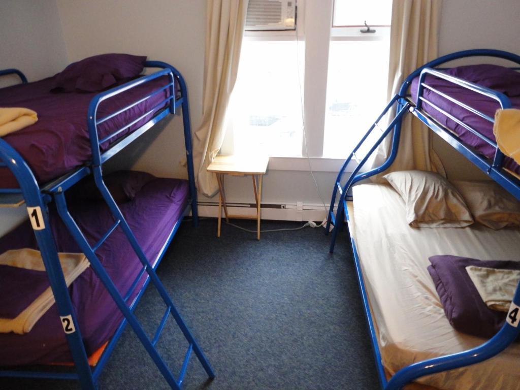 Hostelling International Regina Pokoj fotografie